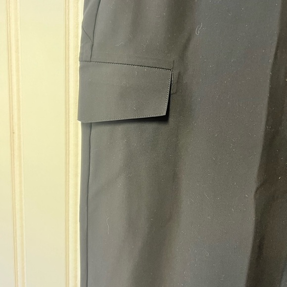 Athleta Stellar Cargo Black Wide-Leg Pants size 12 - Picture 2 of 5